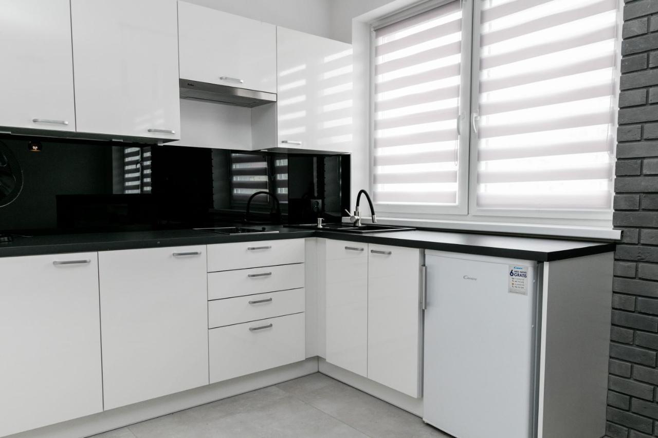 Apartament Z Lozem Malzenskim - Bezplatny Parking Poznań Eksteriør bilde