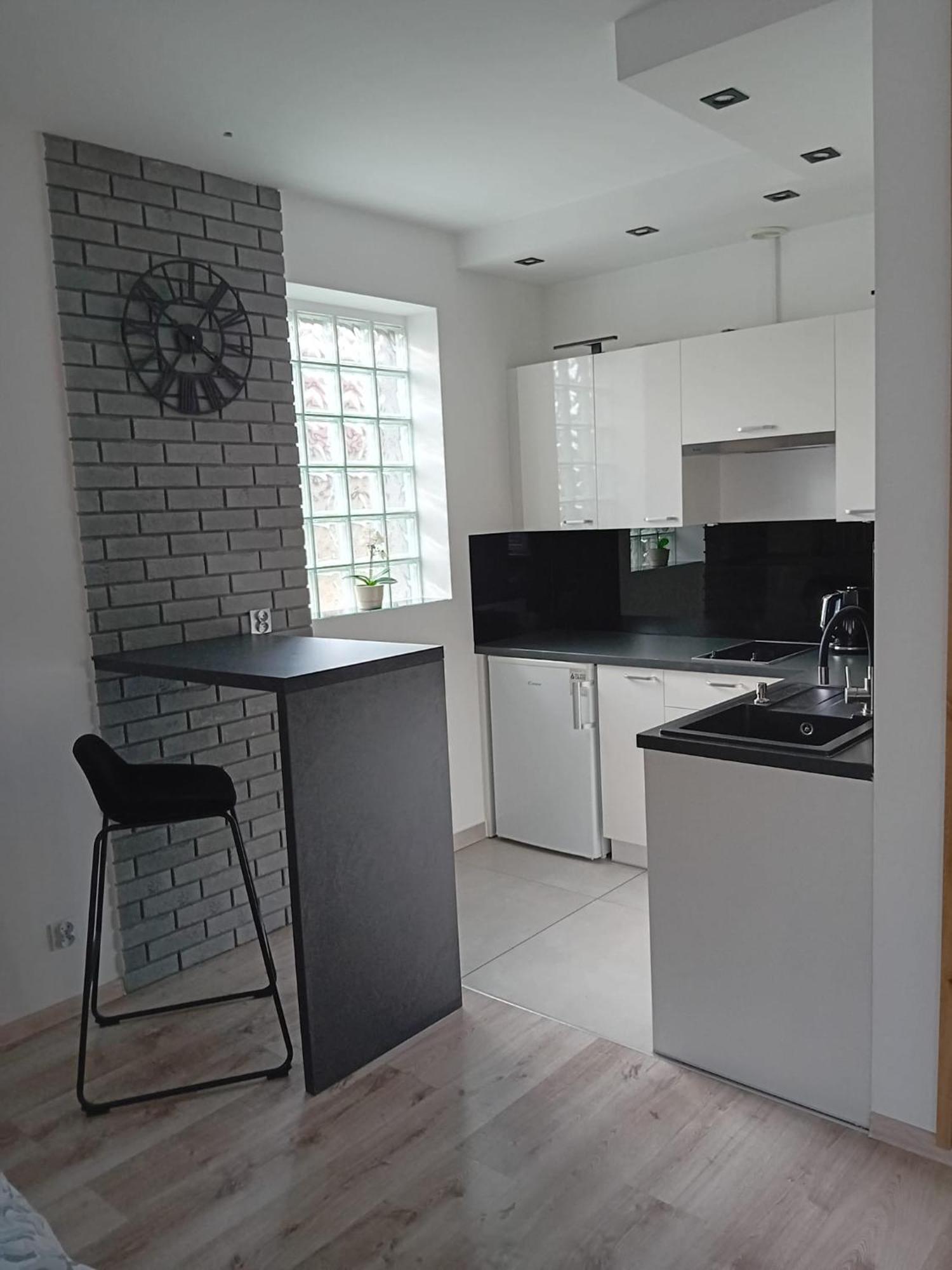 Apartament Z Lozem Malzenskim - Bezplatny Parking Poznań Eksteriør bilde